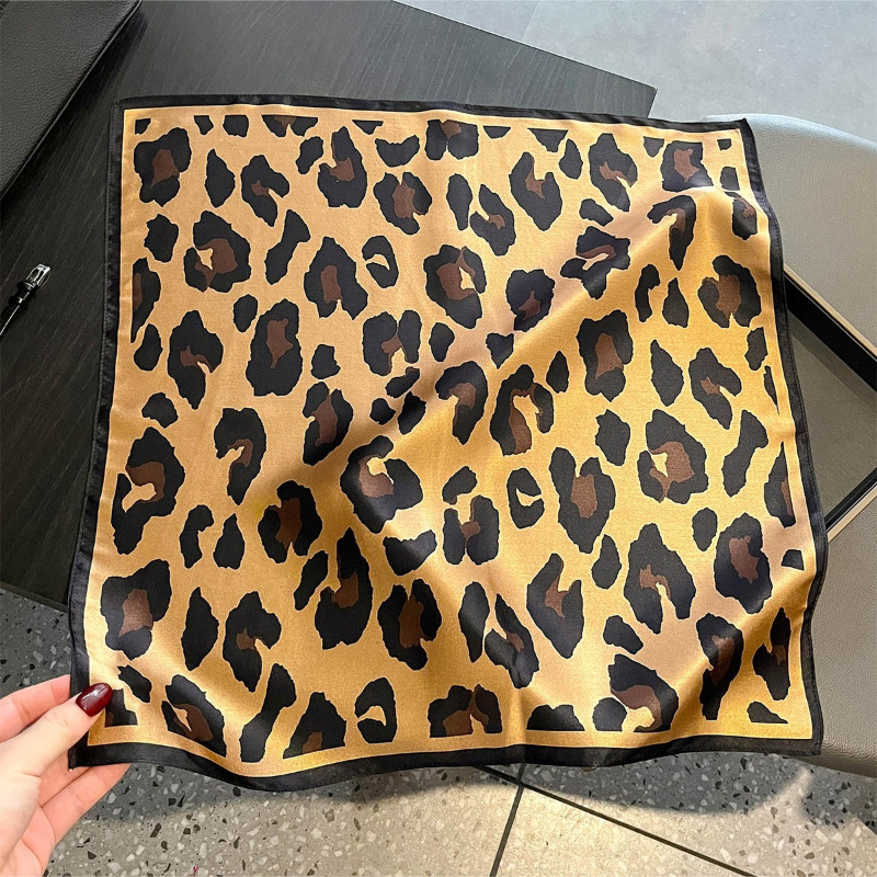 100% zijden vierkante sjaal me - Scarf Silk Square recensie en prijs
